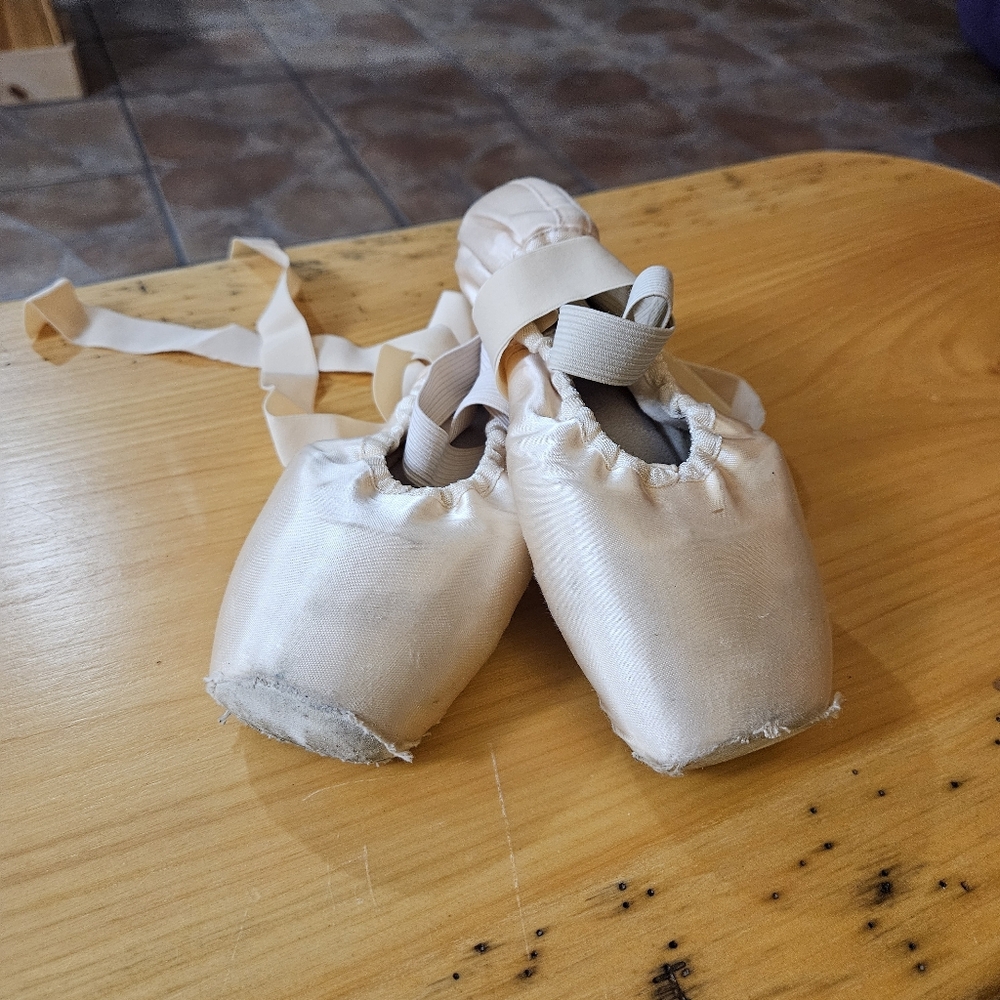 Bloch Balance European Size 6 Width X Dead Ballet Pointe Shoes